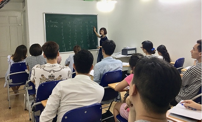 TUYỂN DỤNG GIẢNG VIÊN TIẾNG HÀN – CƠ HỘI HẤP DẪN CHO NGƯỜI ĐAM MÊ GIẢNG DẠY